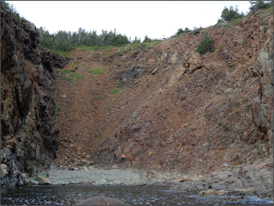 Geologist Matchellon Pinheiro & Technician Steve Tsang at gossan at Moreton’s Harbour Head