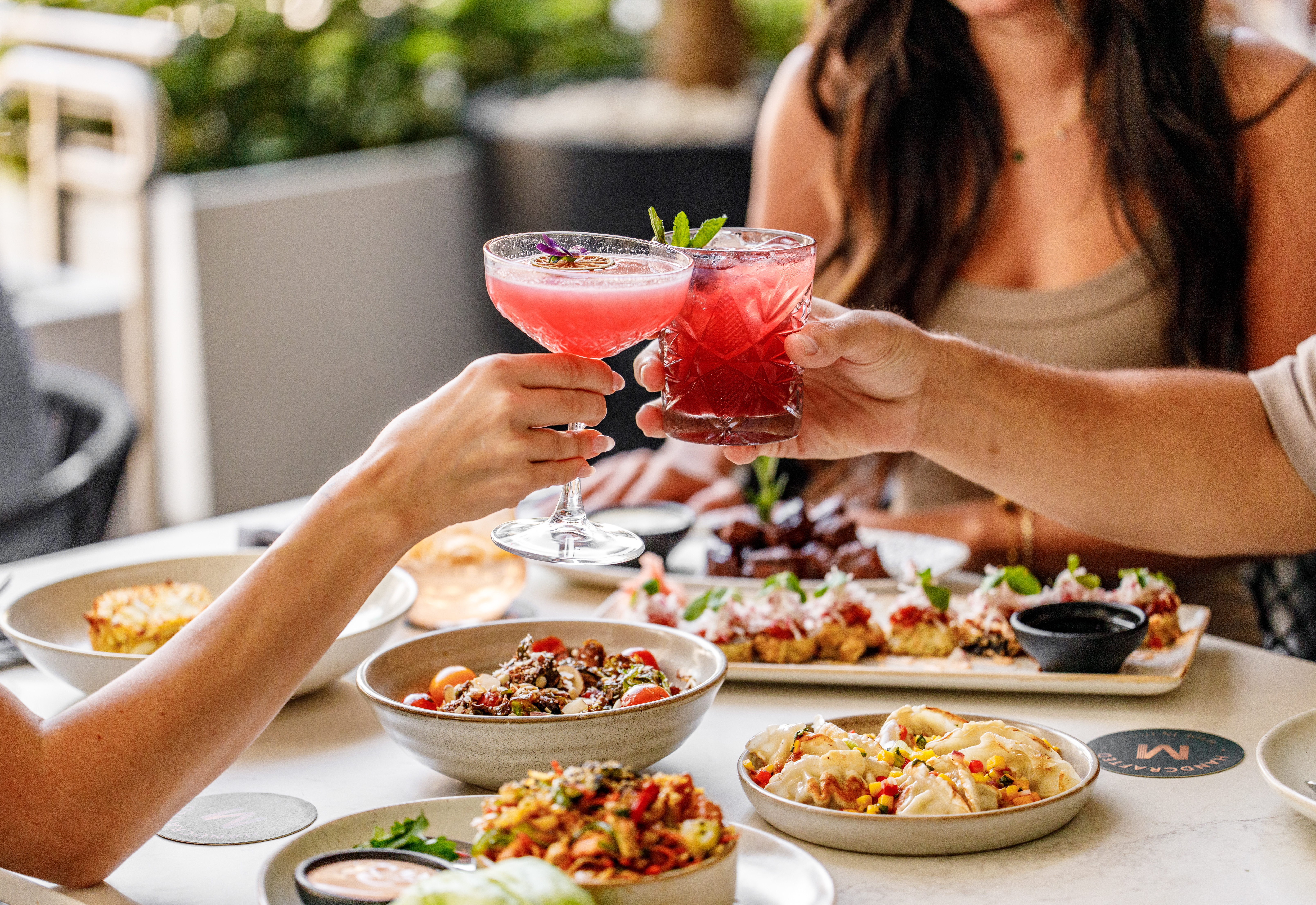 Guests Dining - Moxies US